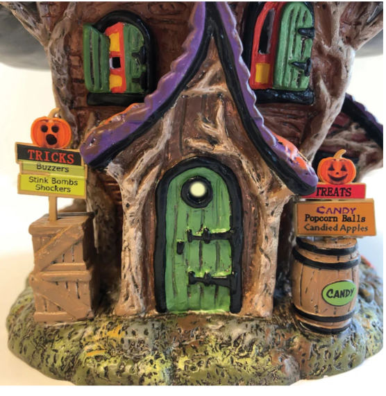 Department 56. TRIXIE'S TREATS & TREATS. Witch Hollow. Halloween Village Building, 6011438